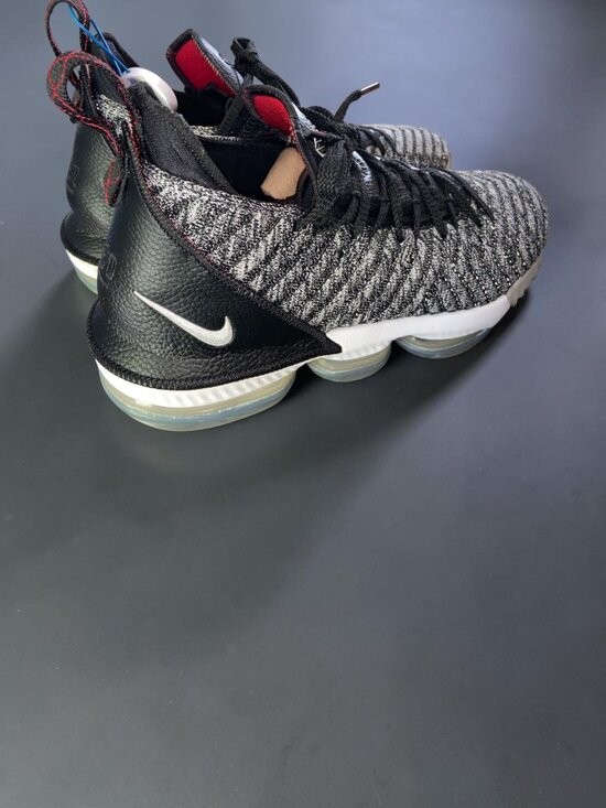 Nike LeBron 16 \'Oreo\' 2018 Mens Basketball Shoes Size 11.5 Worn 3-5X AO2588-006 main image 12